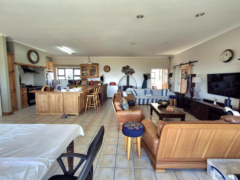 5 Bedroom Property for Sale in Duyker Eiland Western Cape